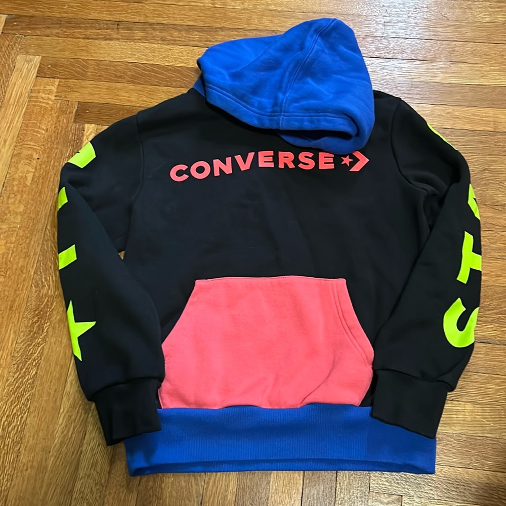 Converse size medium